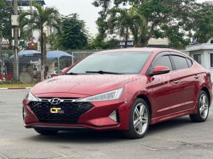 Hyundai Elantra 1.6 AT