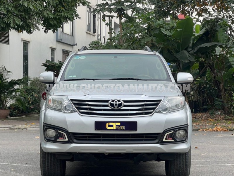 Toyota Fortuner 2.7V 4x2 AT 2012