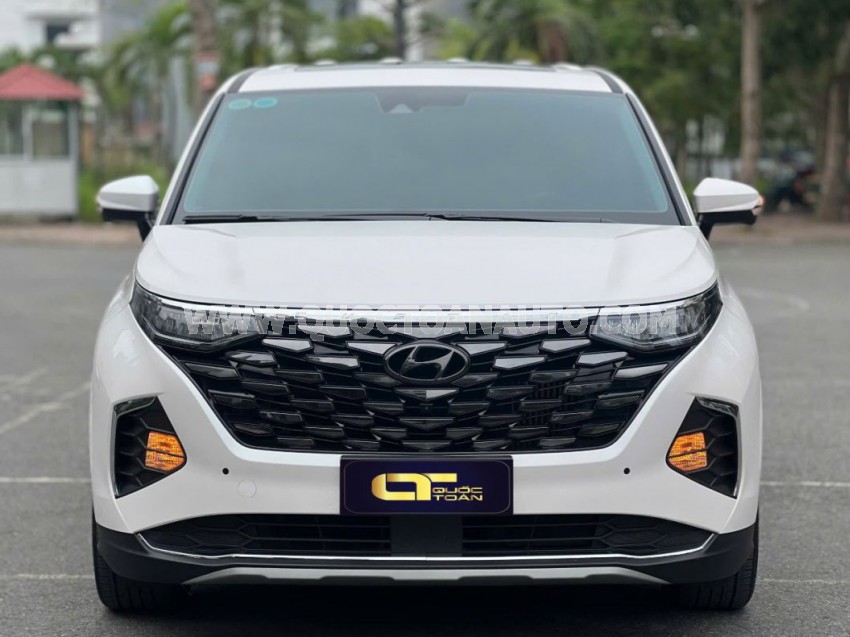 Hyundai Custin Cao Cấp 2.0T 2024