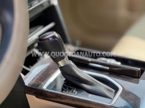 Xe Toyota Camry 2.0E 2017