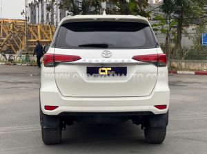 Xe Toyota Fortuner 2.7V 4x2 AT 2017