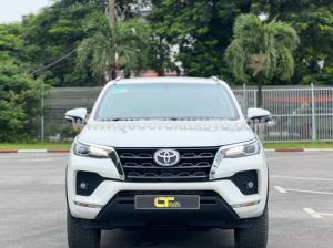 Xe Toyota Fortuner 2.4L 4x2 AT 2022