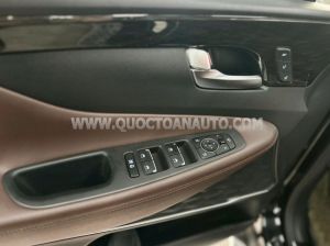 Xe Hyundai SantaFe Cao cấp 2.4L HTRAC 2021