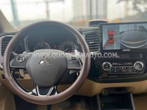 Xe Mitsubishi Outlander 2.0 CVT 2016