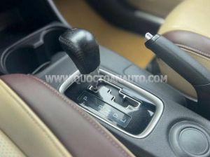 Xe Mitsubishi Outlander 2.0 CVT 2016