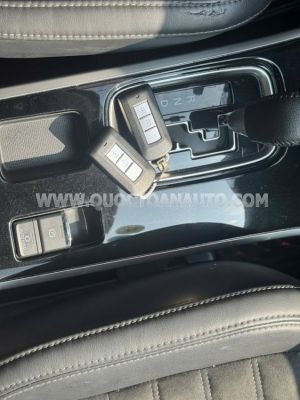 Xe Mitsubishi Outlander 2.0 CVT 2024