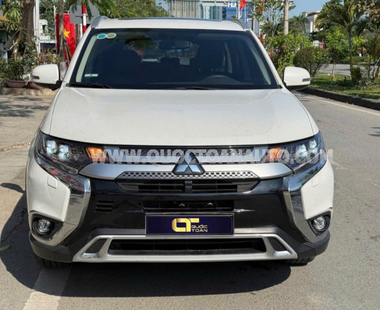 Mitsubishi Outlander 2.0 CVT Premium 2020