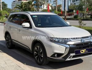 Xe Mitsubishi Outlander 2.0 CVT Premium 2020