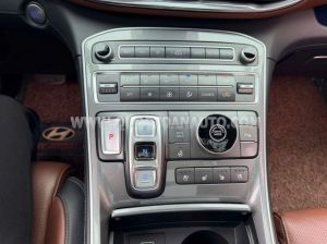 Xe Hyundai SantaFe Cao cấp 2.5L HTRAC 2021