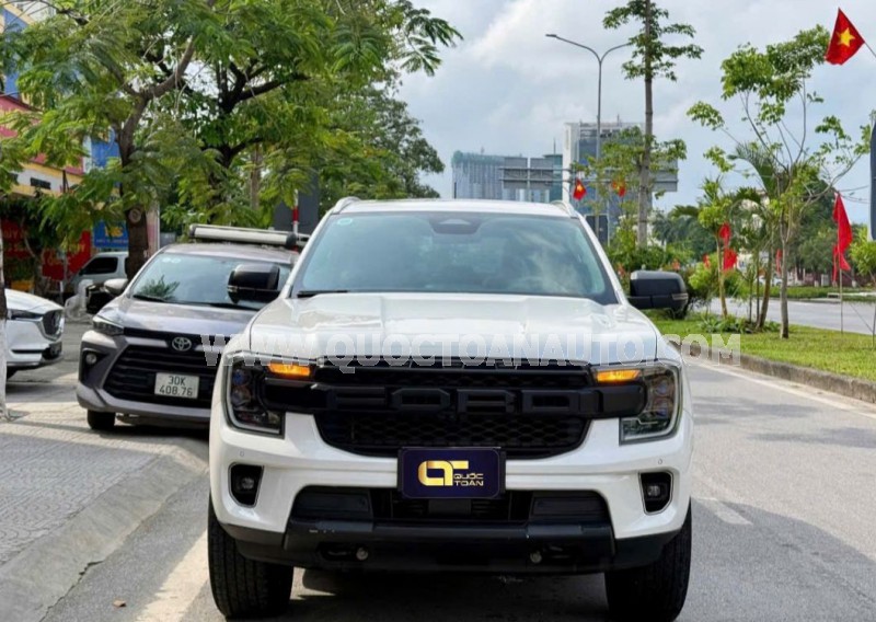 Ford Everest Titanium 2.0L 4x2 AT 2024