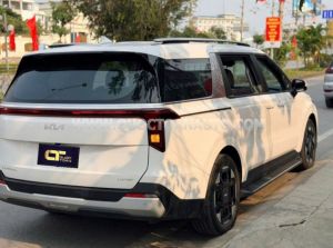 Xe Kia Carnival Luxury 2.2D 2025