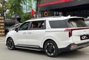 Xe Kia Carnival Signature 2.2D 2024