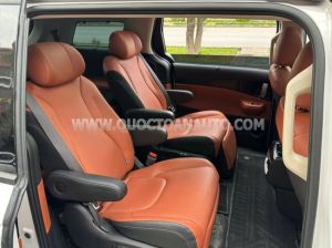 Xe Kia Carnival Signature 2.2D 2024