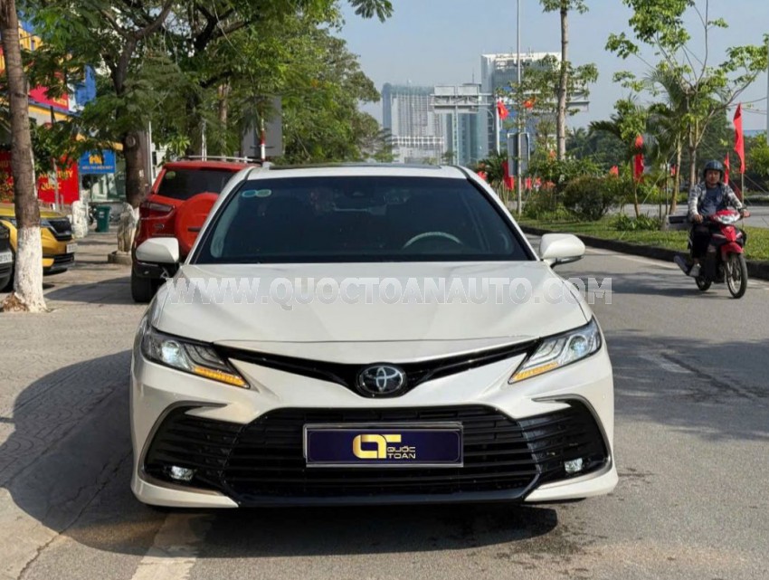 Toyota Camry 2.0Q 2024