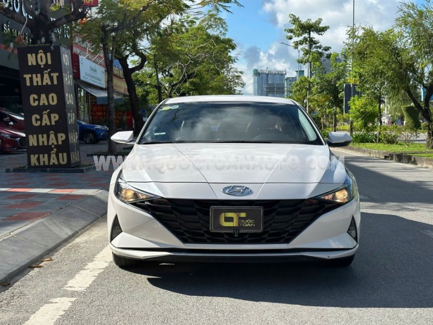 Hyundai Elantra 1.6 AT Tiêu chuẩn 2022